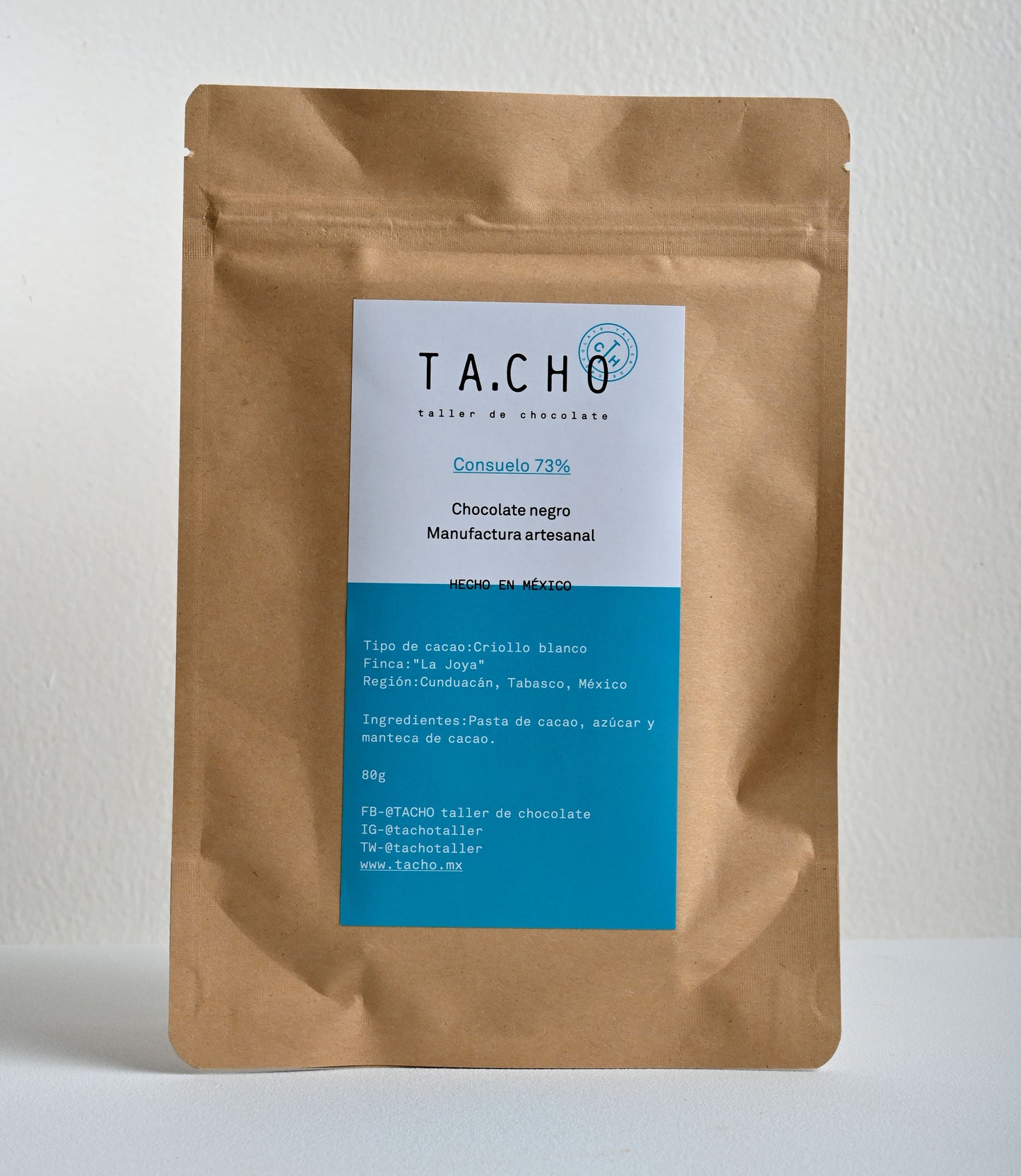 Empaque de chocolate artesanal TA.CHO Consuelo 73% elaborado con cacao mexicano 