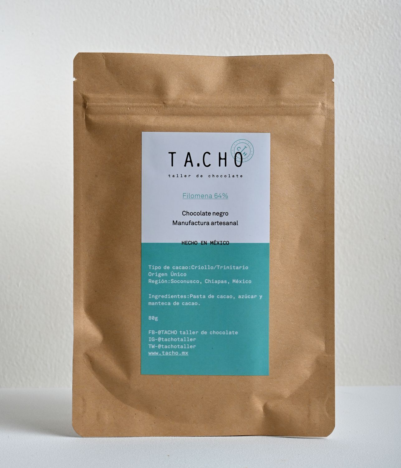 Empaque de chocolate artesanal TA.CHO Filomena 64% elaborado con cacao mexicano 
